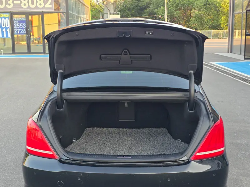 Genesis EQ900