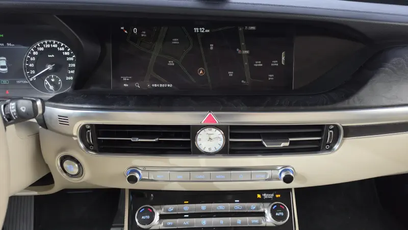 Genesis G90