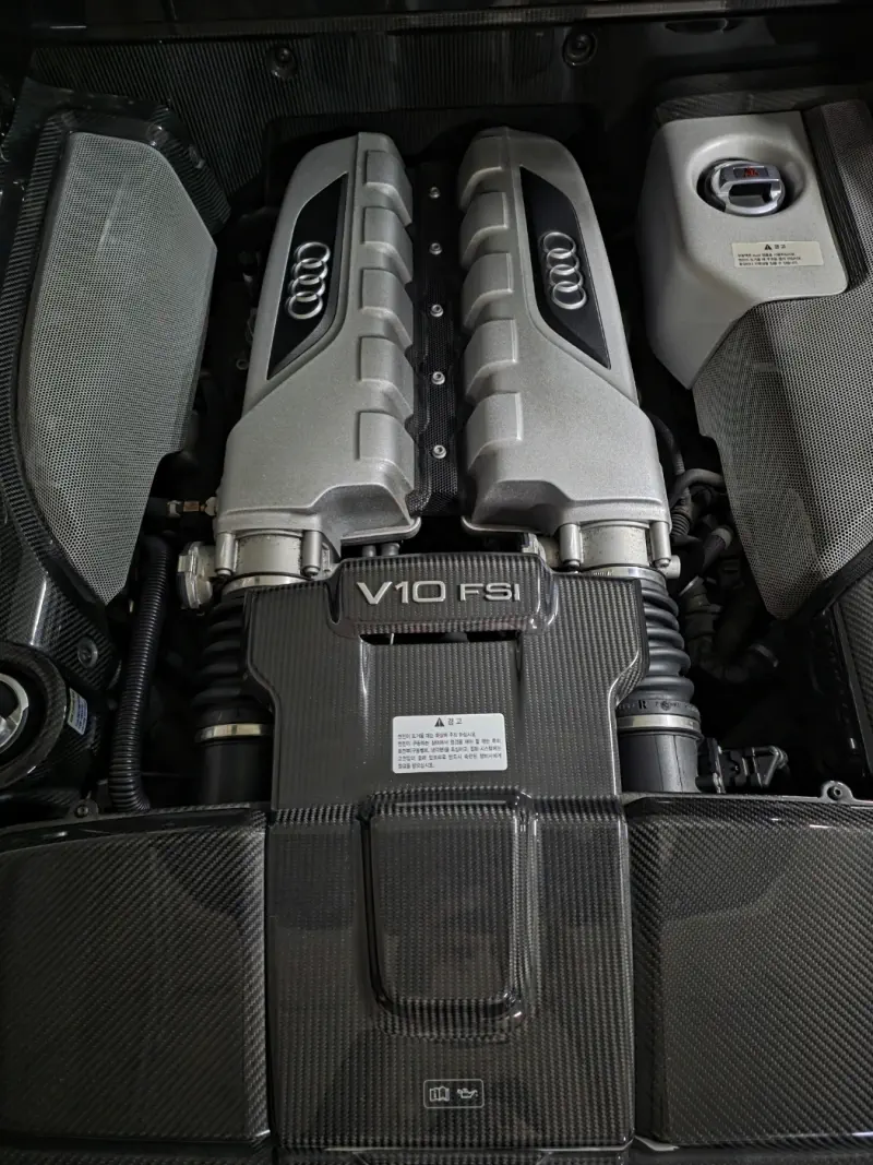 Audi R8
