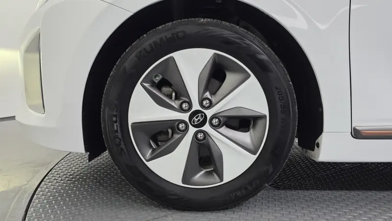 Hyundai Ioniq