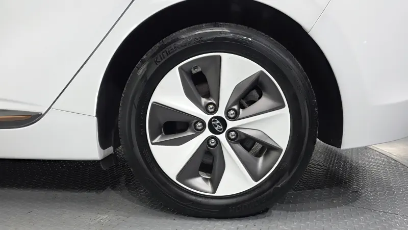 Hyundai Ioniq