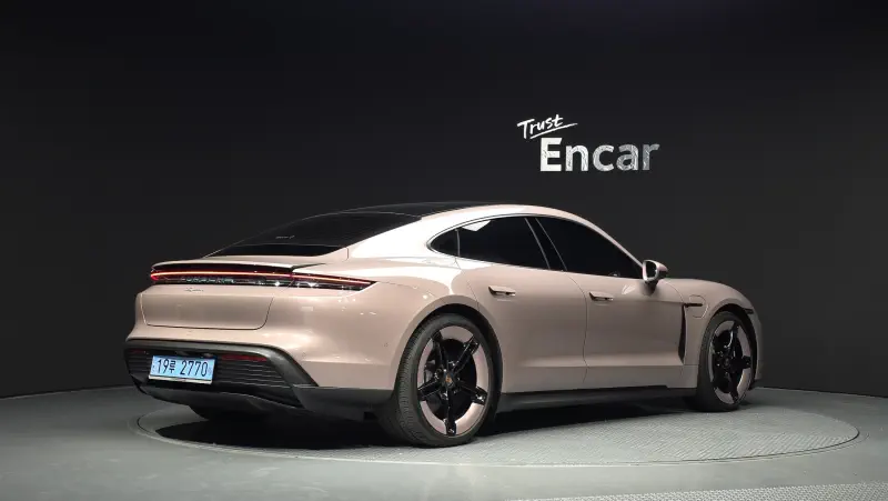 Porsche Taycan
