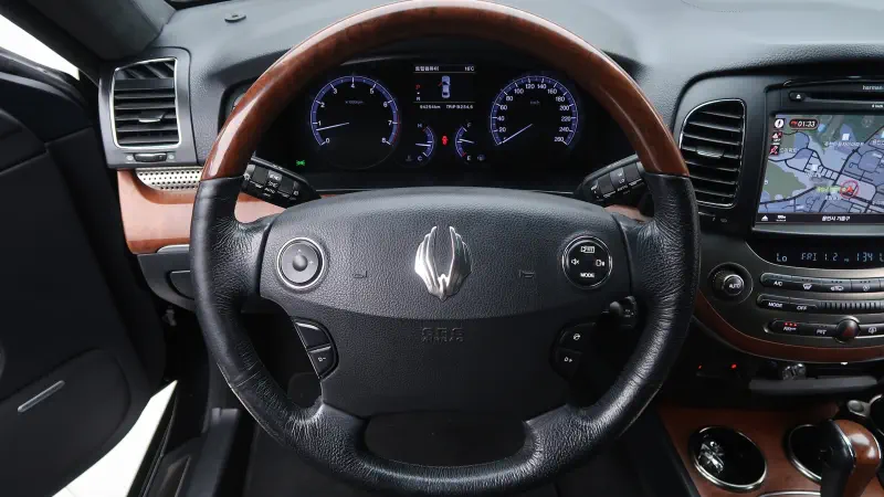 SsangYong Chairman W