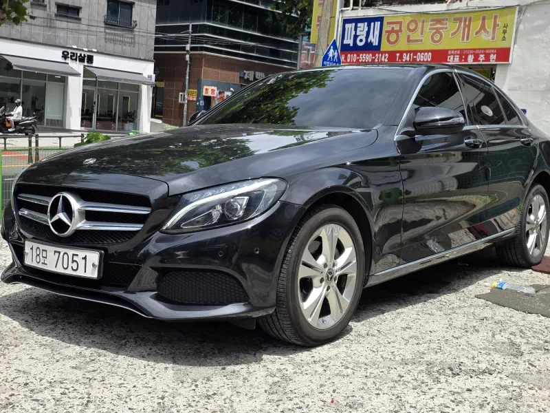 Mercedes-Benz C-Class