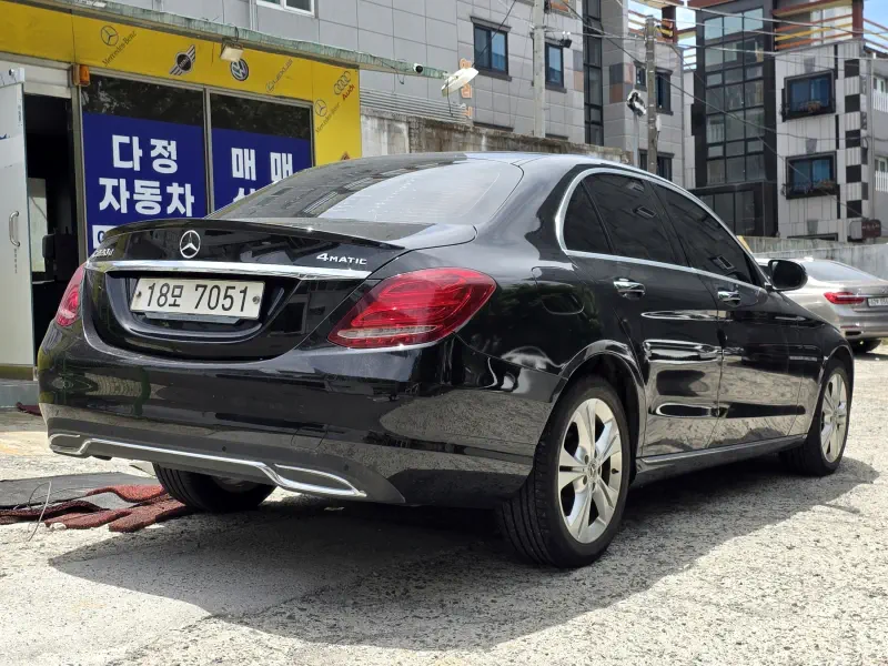 Mercedes-Benz C-Class