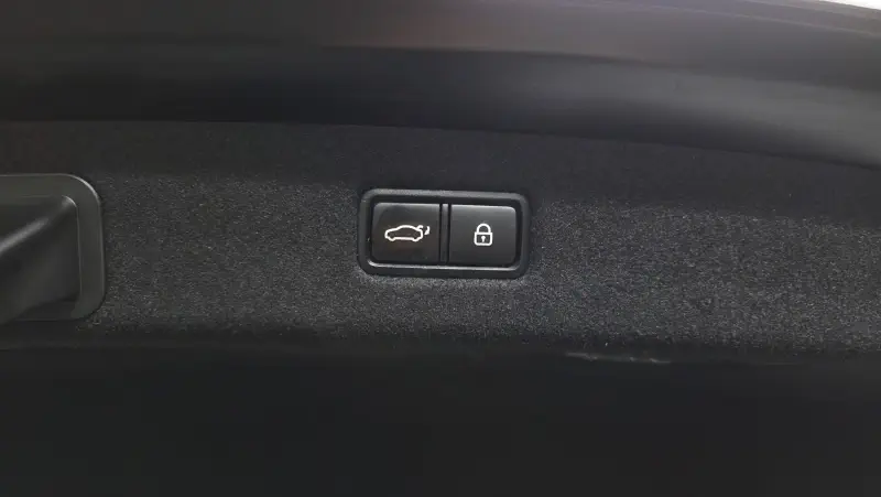 Genesis EQ900