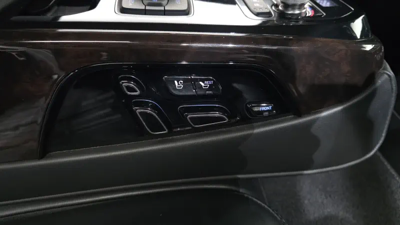 Genesis EQ900