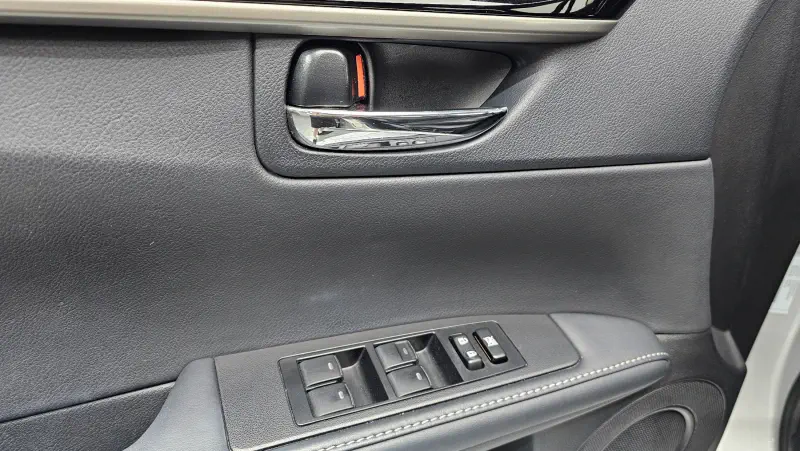 Lexus ES300h