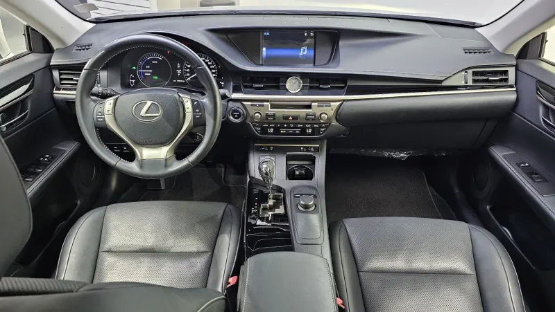 Lexus ES300h