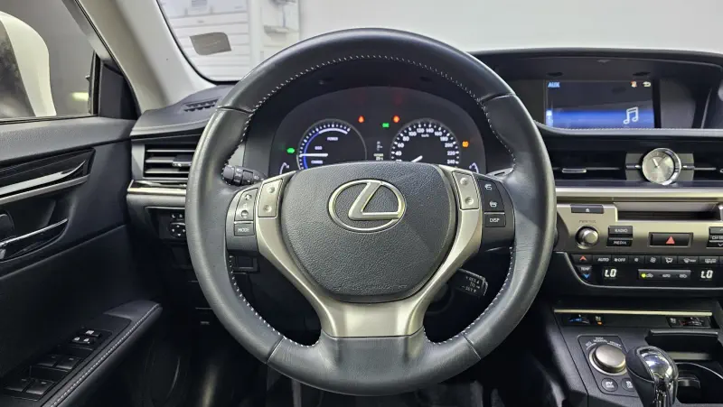 Lexus ES300h
