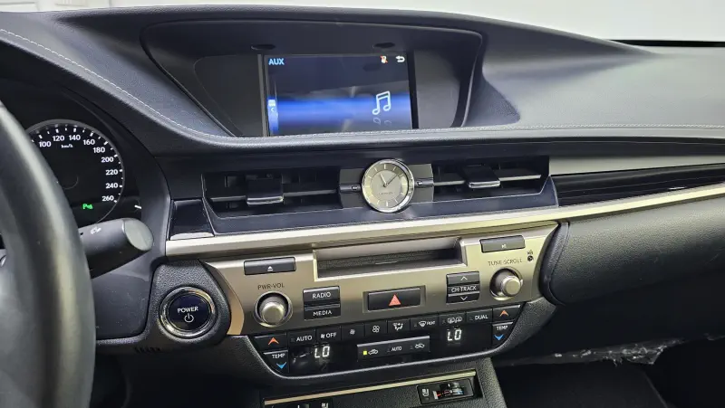 Lexus ES300h