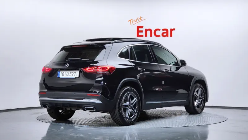 Mercedes-Benz GLA-Class