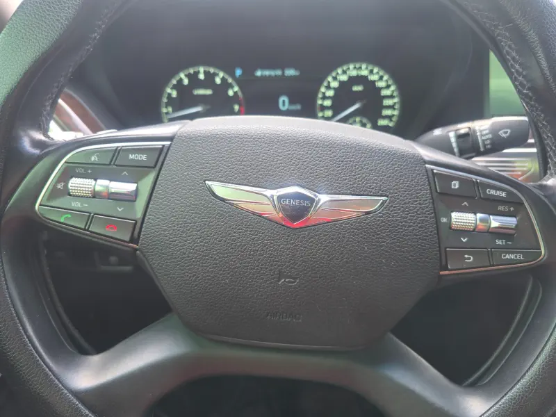 Genesis EQ900