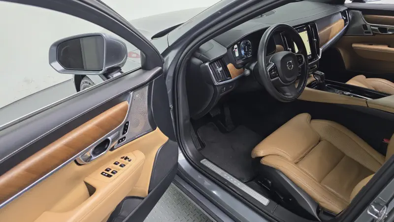 Volvo S90