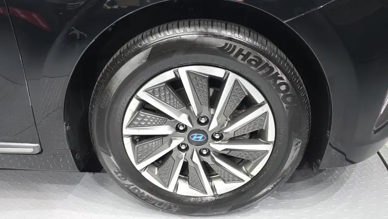 Hyundai Ioniq