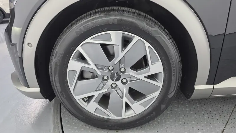 Genesis GV60