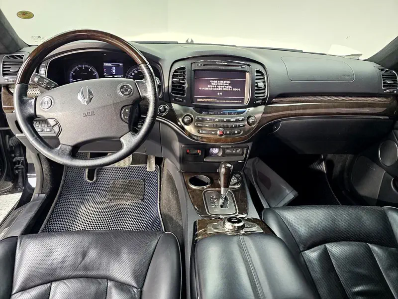 SsangYong Chairman W