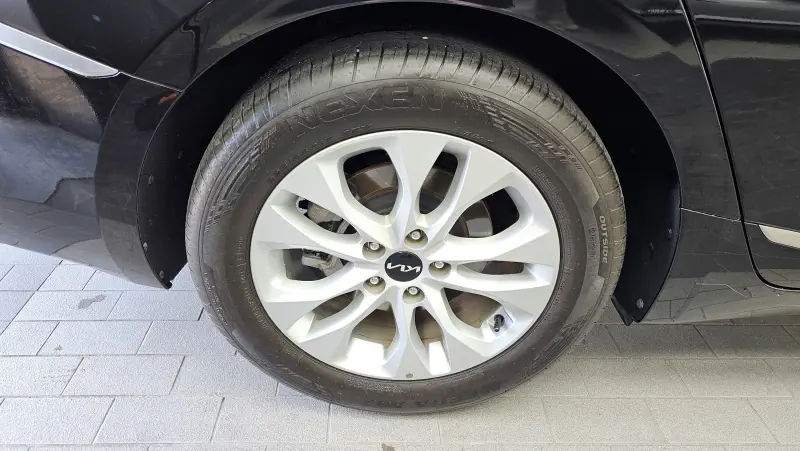 Kia K8