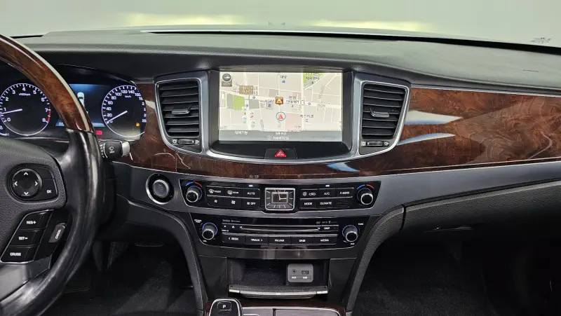 Hyundai Equus
