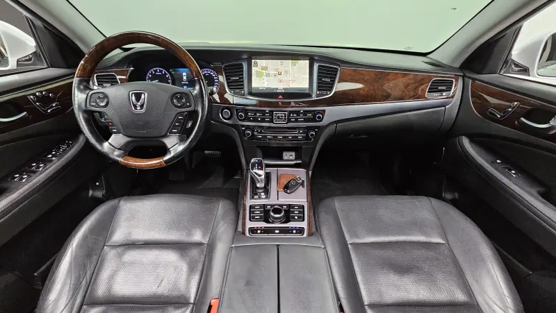 Hyundai Equus