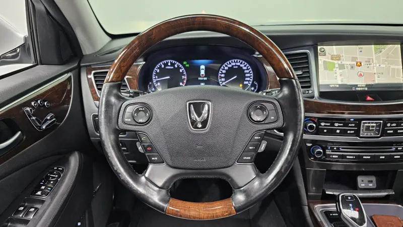 Hyundai Equus