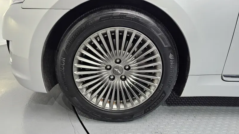 Hyundai Equus