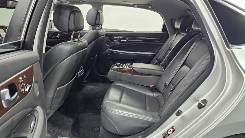 Hyundai Equus