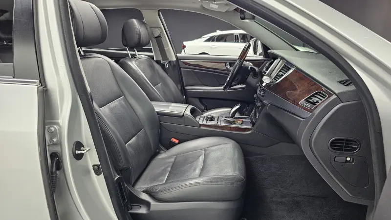 Hyundai Equus