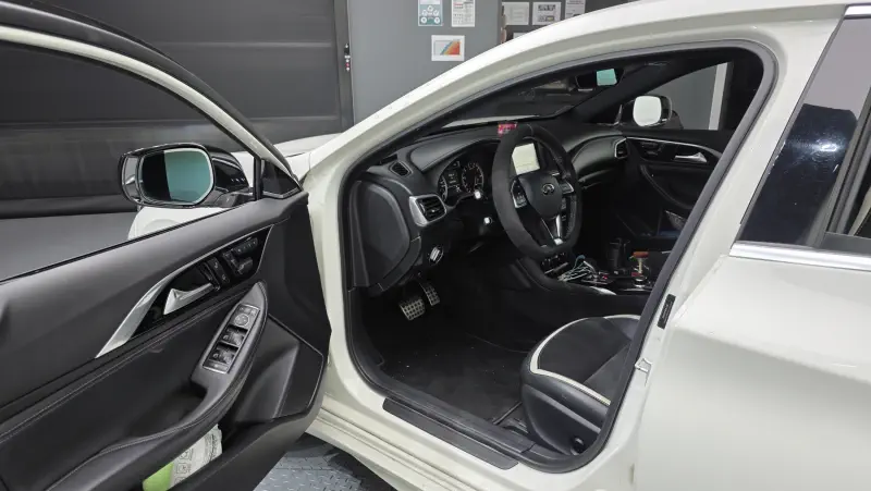 Infiniti Q30