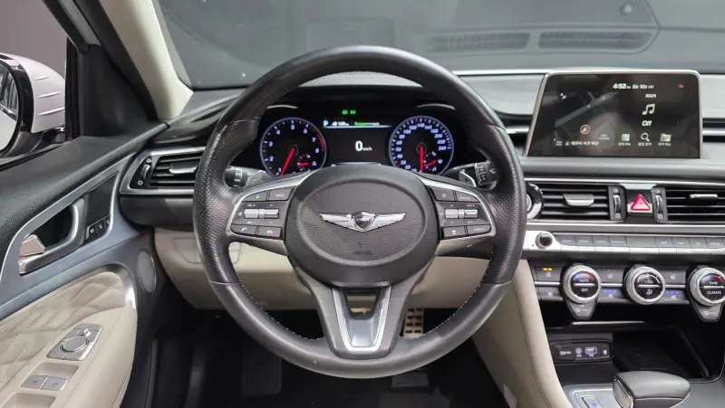Genesis G70