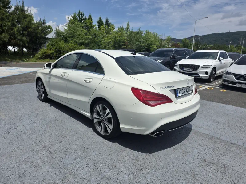 Mercedes-Benz CLA-Class