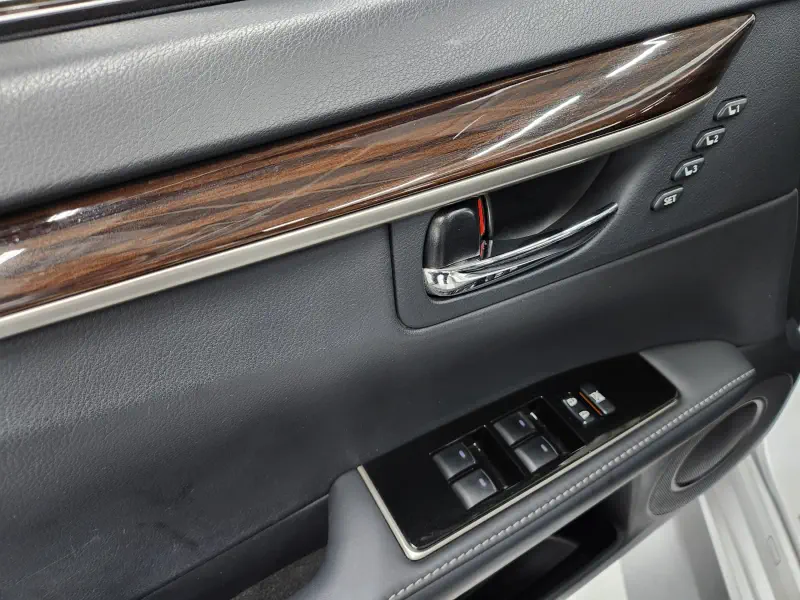 Lexus ES300h