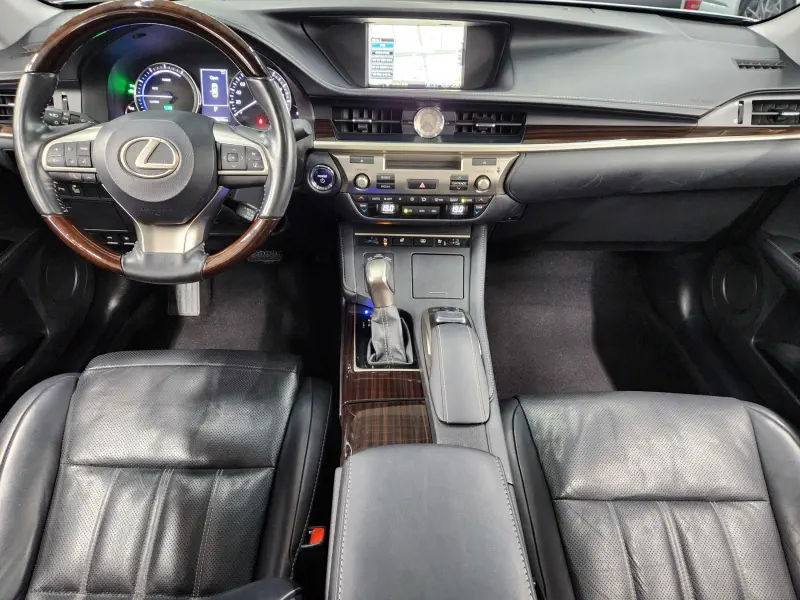 Lexus ES300h