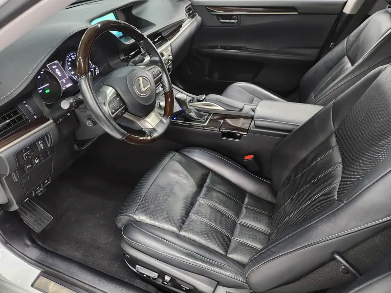 Lexus ES300h