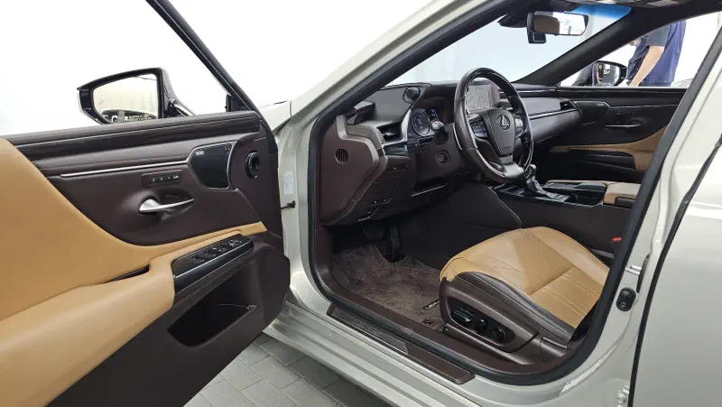 Lexus ES300h