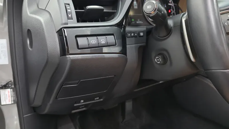 Lexus ES300h