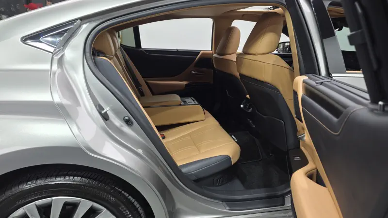 Lexus ES300h