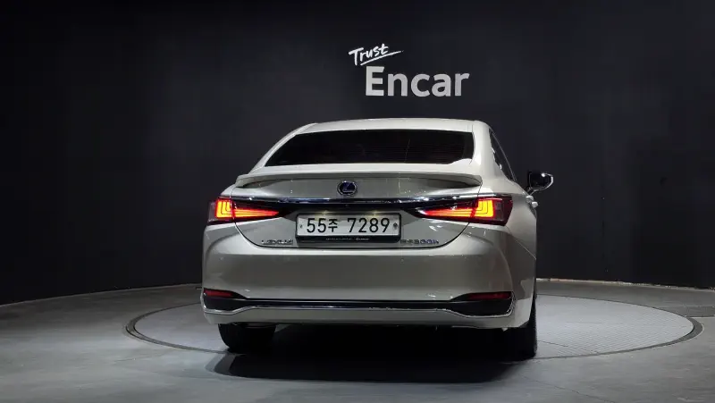 Lexus ES300h