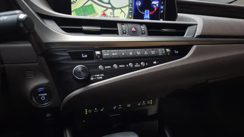 Lexus ES300h