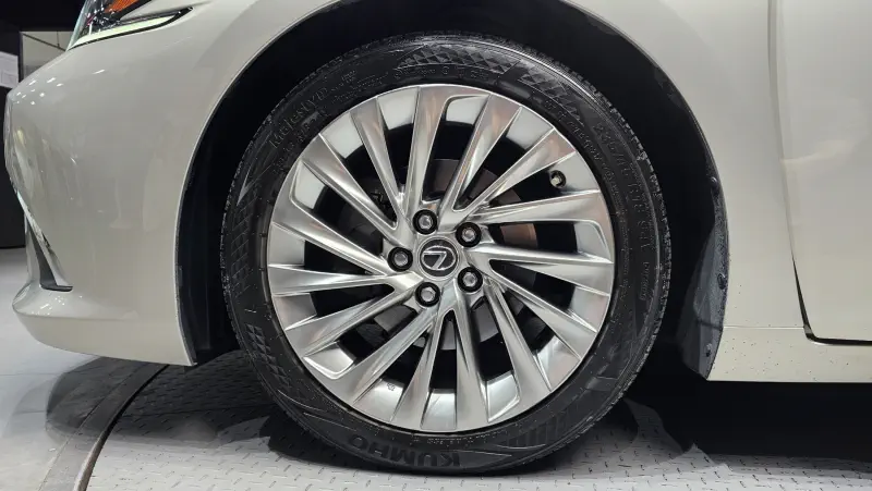 Lexus ES300h