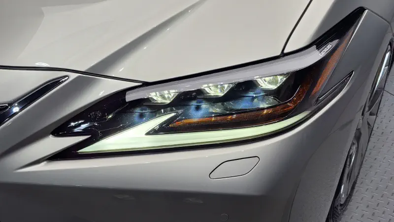 Lexus ES300h