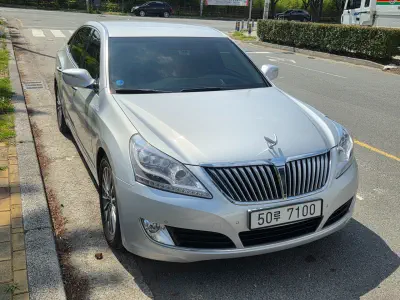Hyundai Equus
