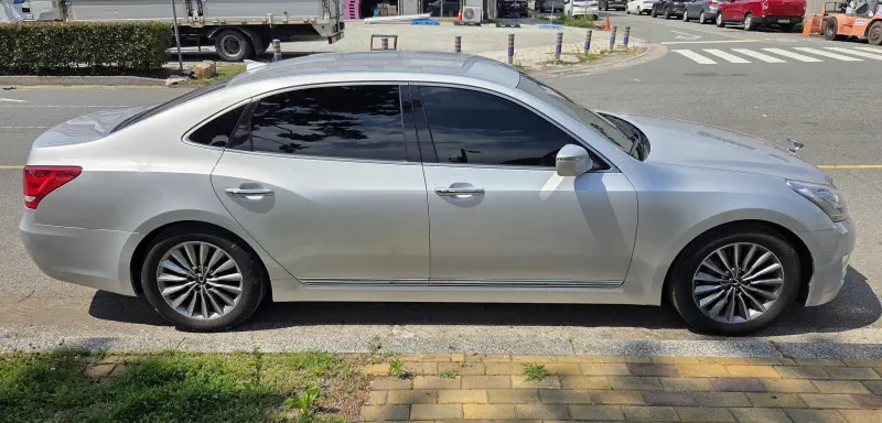 Hyundai Equus