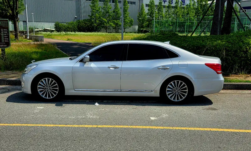 Hyundai Equus