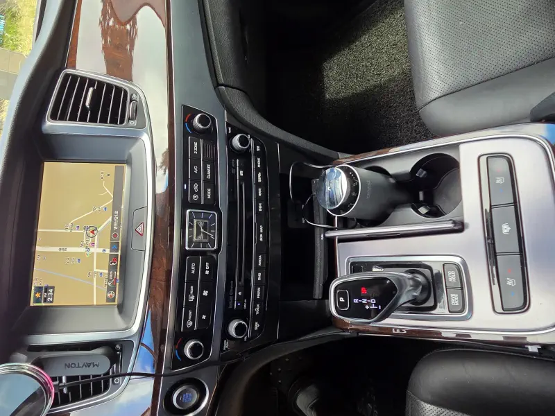 Hyundai Equus