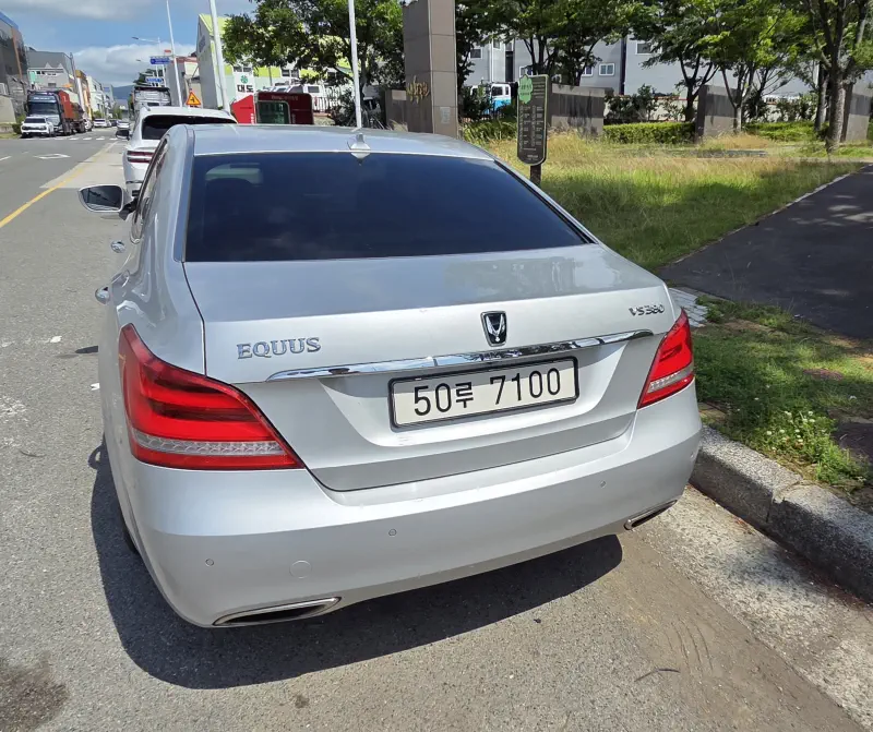 Hyundai Equus