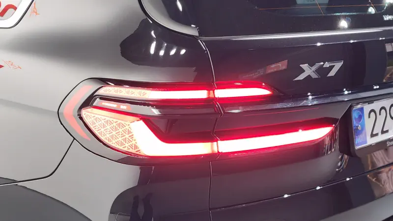 BMW X7