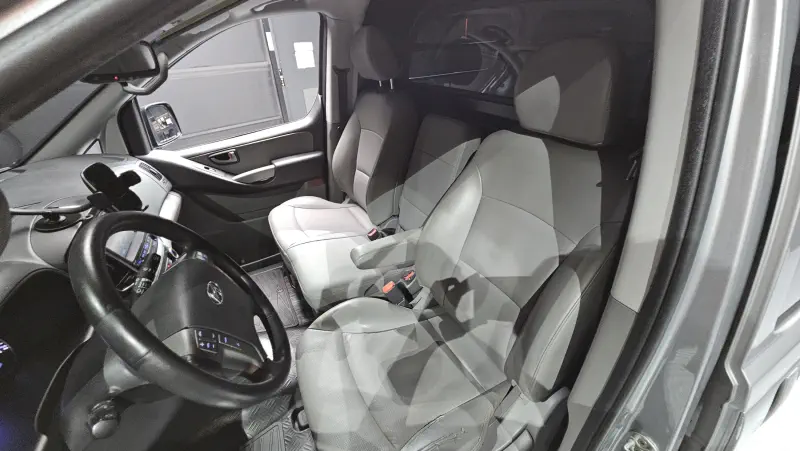 Hyundai Grand Starex