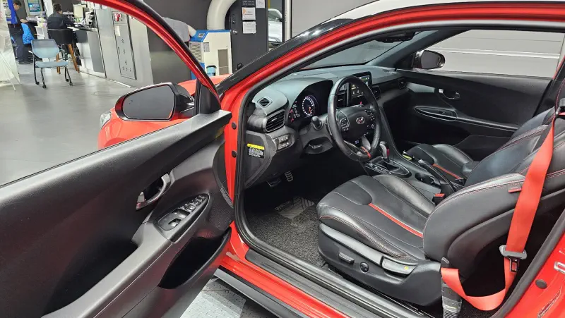 Hyundai Veloster