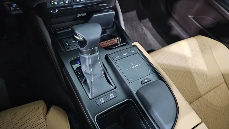 Lexus ES300h